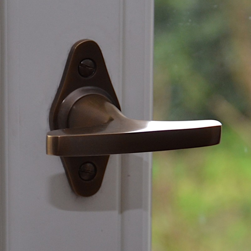 Ovaler Fenstergriff | Fensterolive antik | Messing, dunkel antik